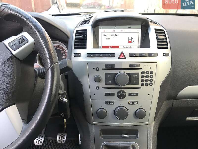 Минивэн Opel Zafira 2009 в Луцке