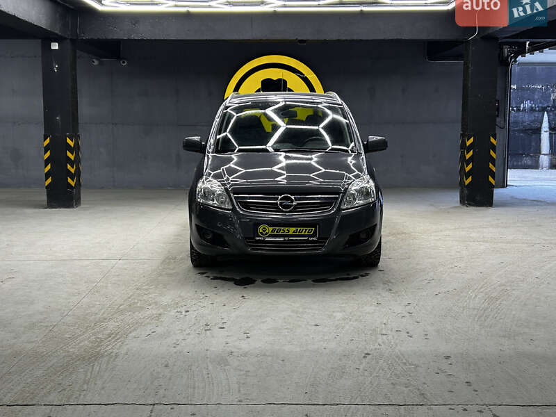 Минивэн Opel Zafira 2011 в Черновцах