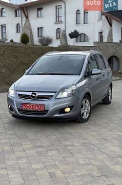 Мінівен Opel Zafira 2008 в Долині
