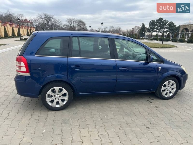 Мінівен Opel Zafira 2010 в Ізмаїлі