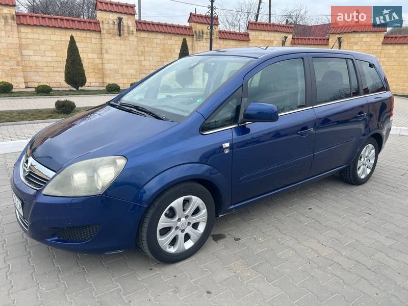 Мінівен Opel Zafira 2010 в Ізмаїлі
