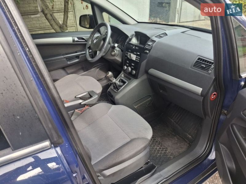 Минивэн Opel Zafira 2011 в Кривом Роге фото 6 Минивэн Opel Zafira 2011 в Кривом Роге