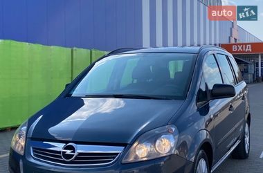Минивэн Opel Zafira 2010 в Киеве