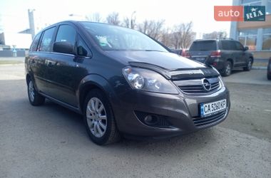 Минивэн Opel Zafira 2010 в Черкассах