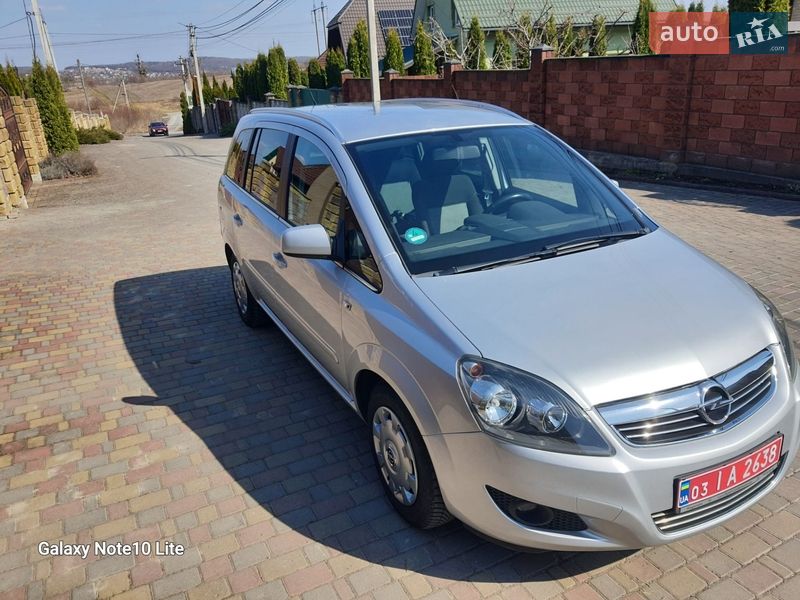 Минивэн Opel Zafira 2011 в Ровно фото 2 Минивэн Opel Zafira 2011 в Ровно