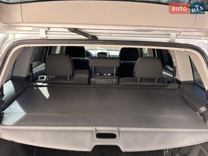 Минивэн Opel Zafira 2009 в Хороле