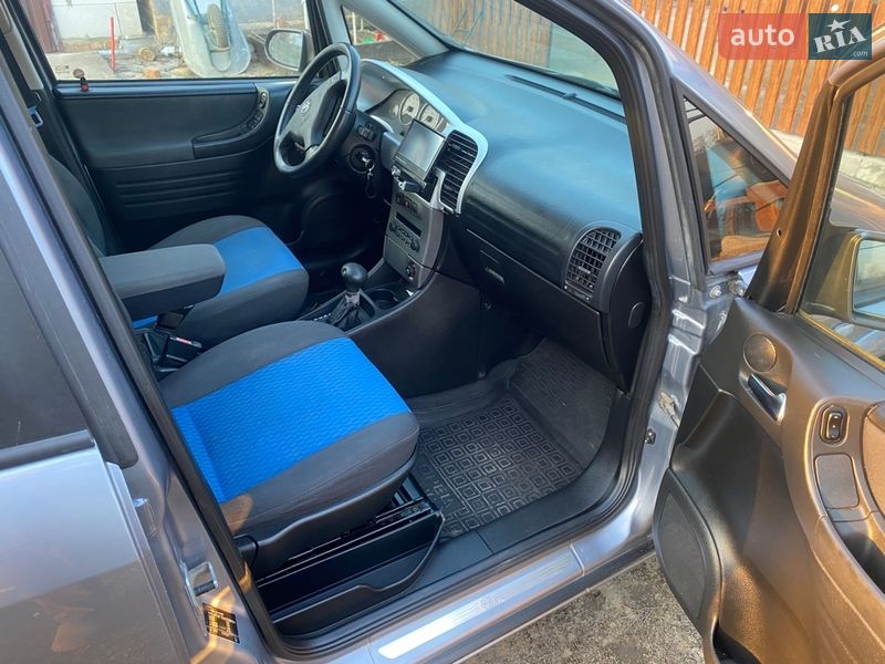 Минивэн Opel Zafira 2004 в Немирове