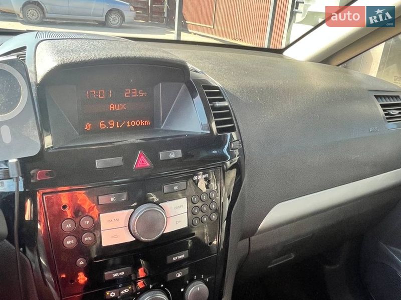 Минивэн Opel Zafira 2010 в Каменец-Подольском