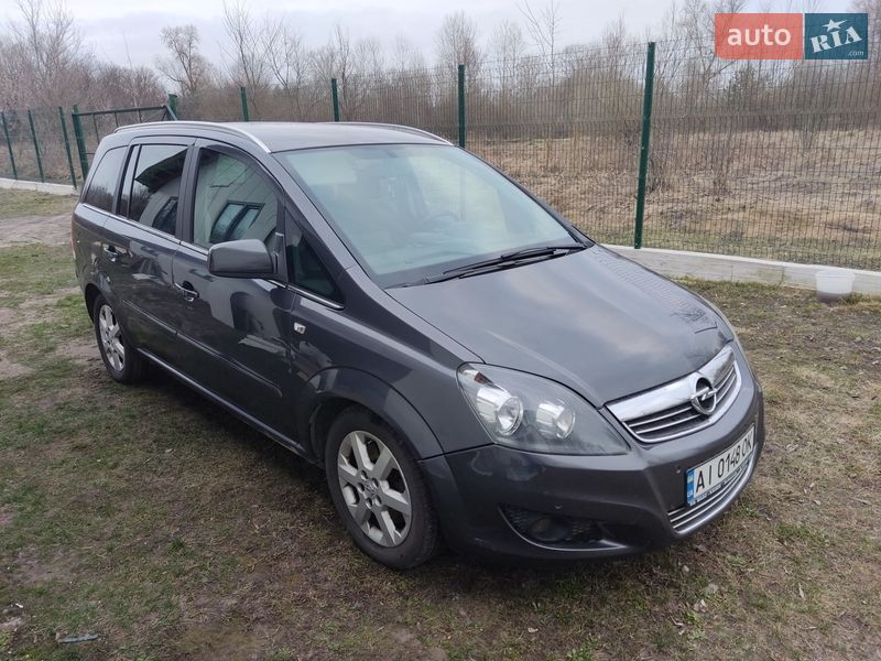 Opel Zafira 2011