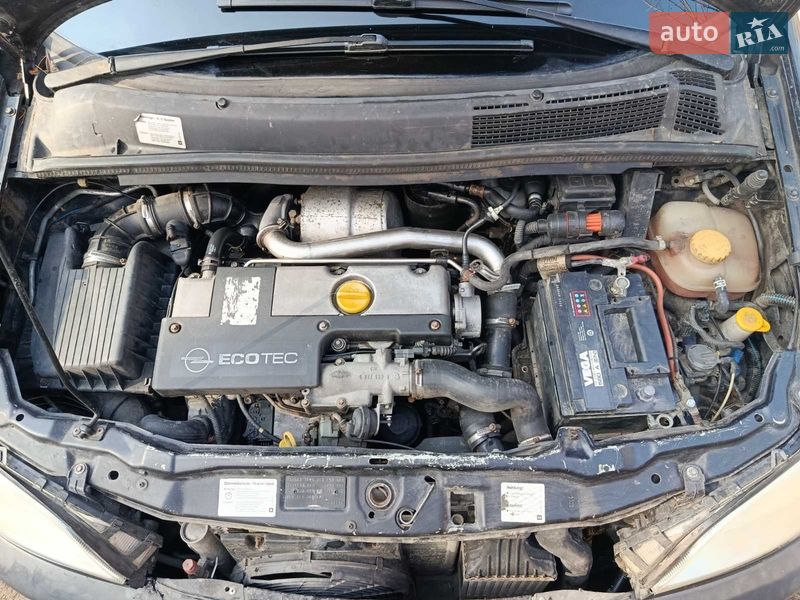 Минивэн Opel Zafira 2002 в Новых Петровцах