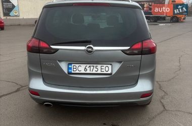 Минивэн Opel Zafira 2013 в Кривом Роге