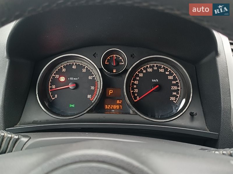 Минивэн Opel Zafira 2006 в Долине