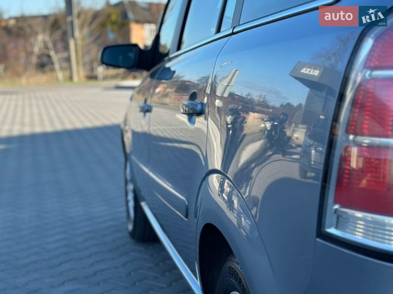 Минивэн Opel Zafira 2006 в Владимире