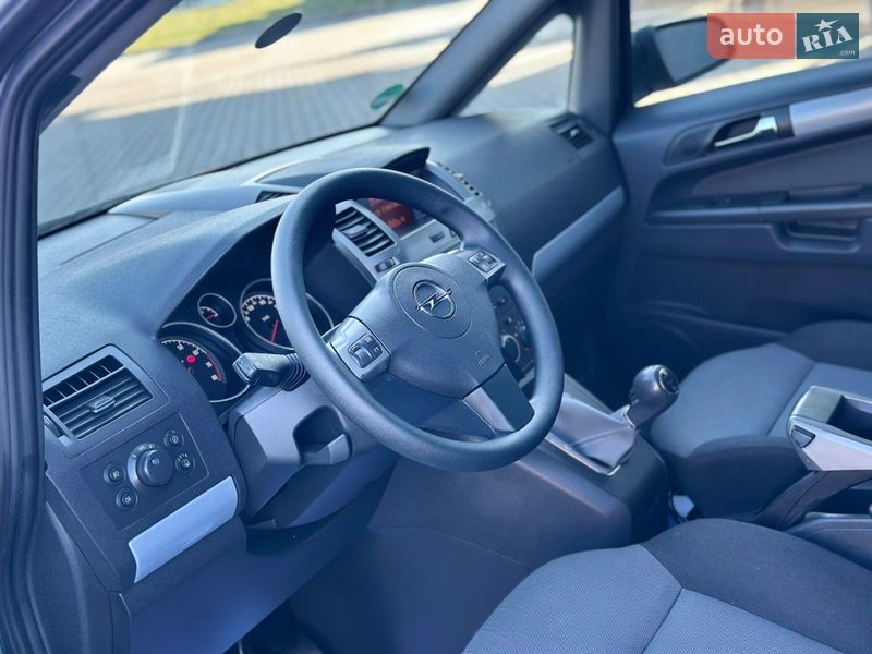 Минивэн Opel Zafira 2006 в Владимире