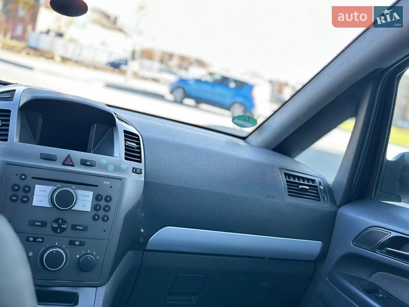 Минивэн Opel Zafira 2006 в Владимире