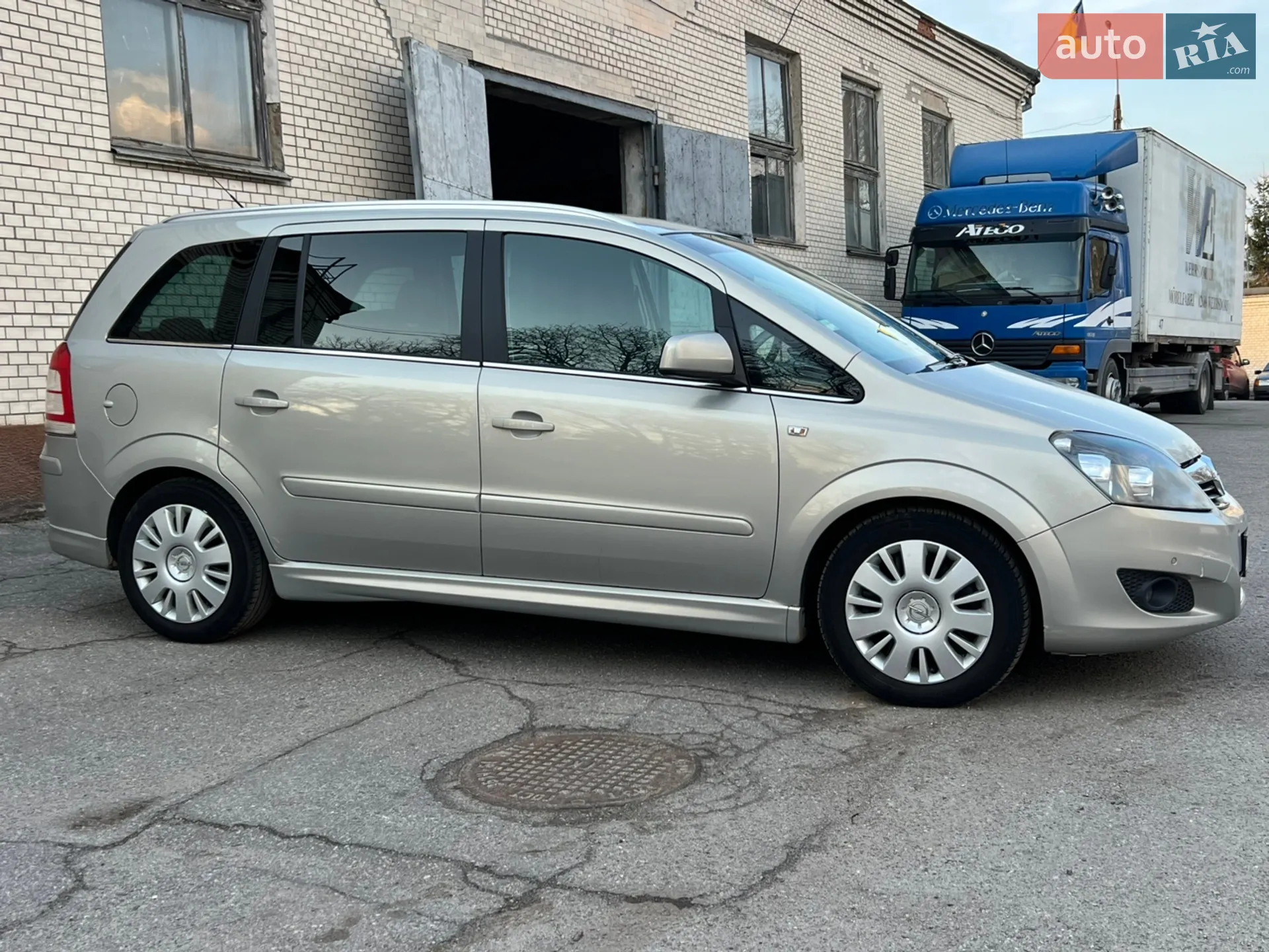 2010 Opel Zafira - мініатюра 11