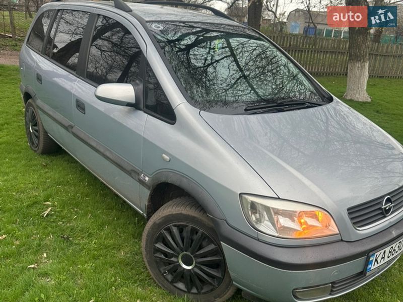 Мінівен Opel Zafira 2002 в Оржиці