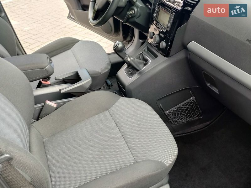 Мінівен Opel Zafira 2012 в Харкові