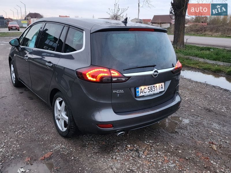 Opel Zafira 2011