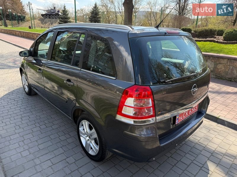 Минивэн Opel Zafira 2009 в Могилев-Подольске