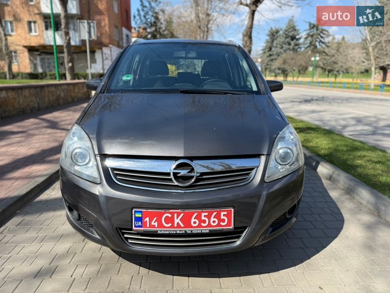 Минивэн Opel Zafira 2009 в Могилев-Подольске