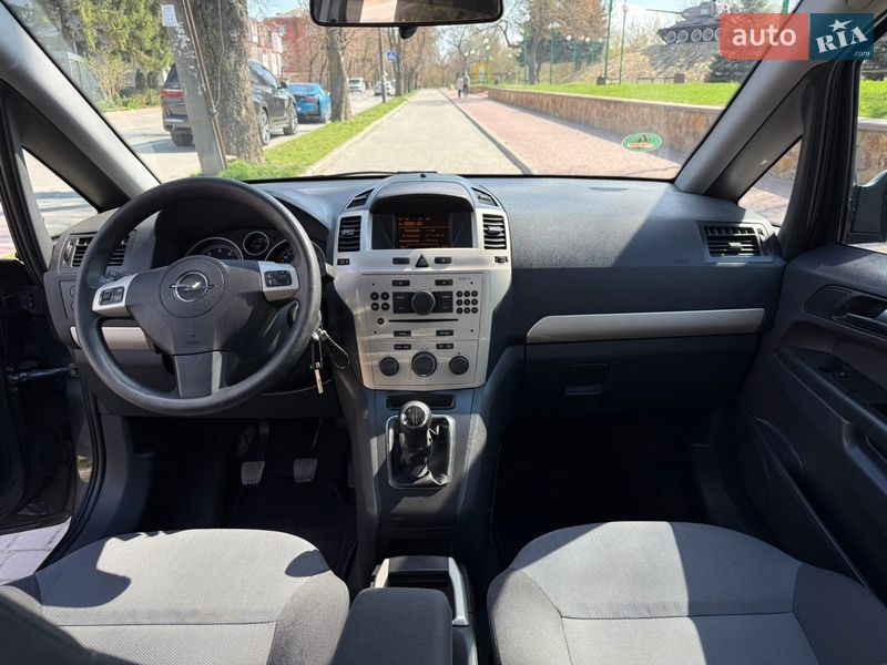 Минивэн Opel Zafira 2009 в Могилев-Подольске