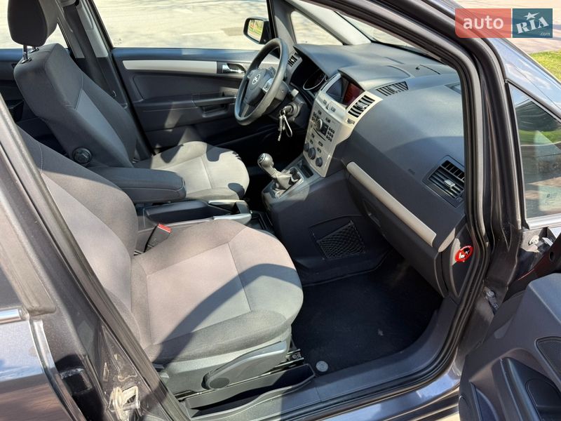 Минивэн Opel Zafira 2009 в Могилев-Подольске