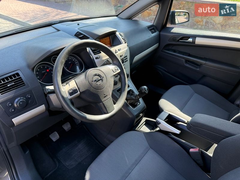 Минивэн Opel Zafira 2009 в Могилев-Подольске