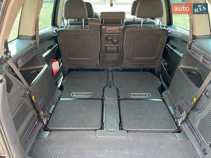 Минивэн Opel Zafira 2012 в Сумах