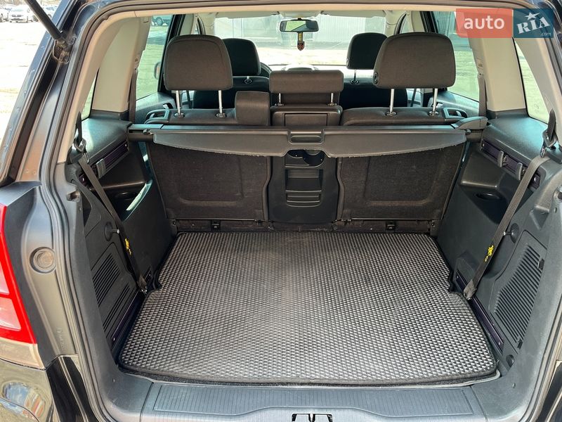 Минивэн Opel Zafira 2012 в Сумах