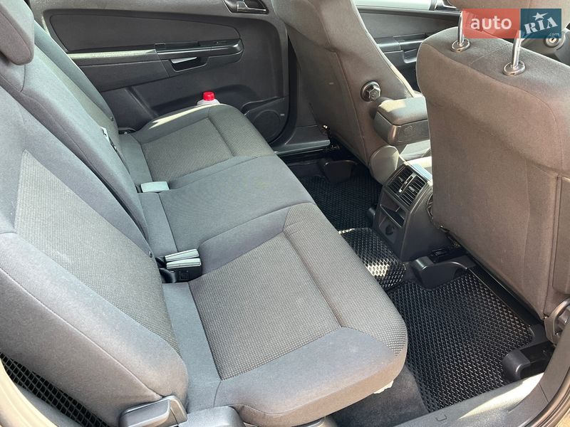 Минивэн Opel Zafira 2012 в Сумах