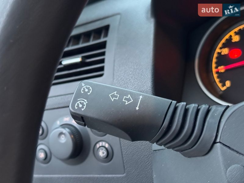 Минивэн Opel Zafira 2008 в Луцке