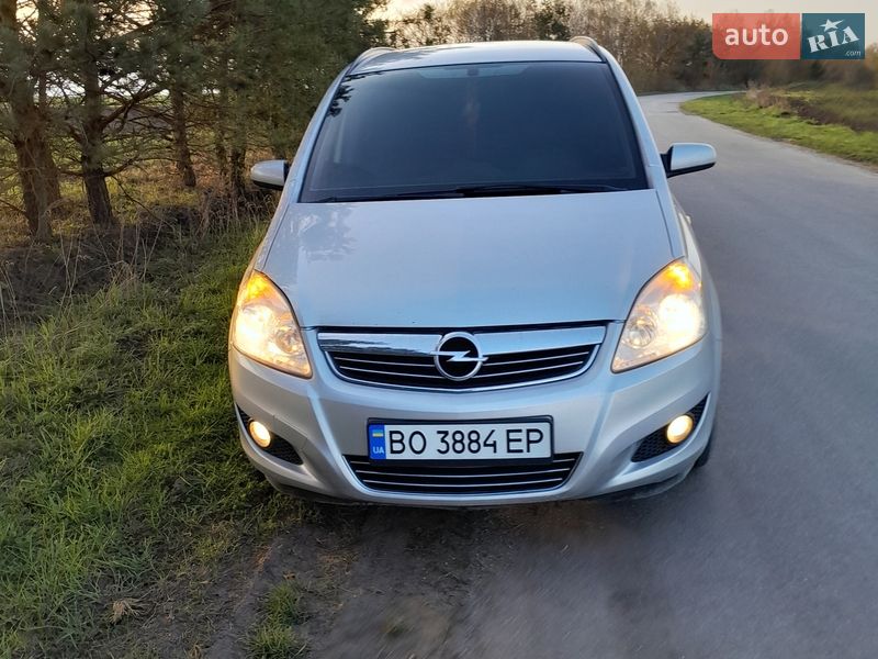 Мінівен Opel Zafira 2009 в Тернополі