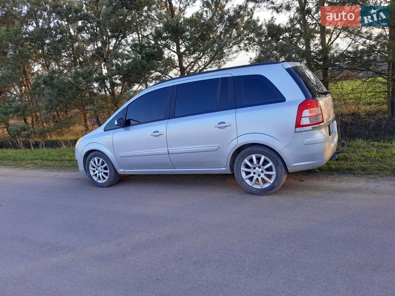 Мінівен Opel Zafira 2009 в Тернополі