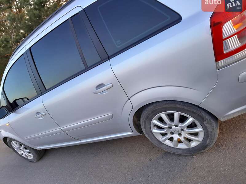Мінівен Opel Zafira 2009 в Тернополі