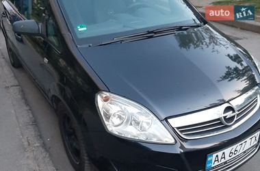 Минивэн Opel Zafira 2009 в Киеве