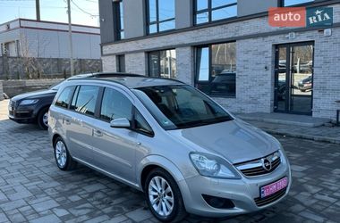 Минивэн Opel Zafira 2009 в Ровно