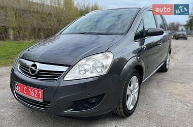 Минивэн Opel Zafira 2009 в Хороле