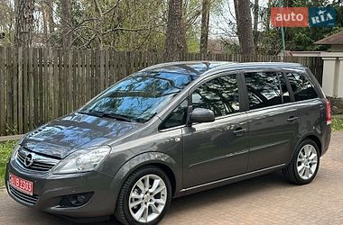 Минивэн Opel Zafira 2010 в Киеве