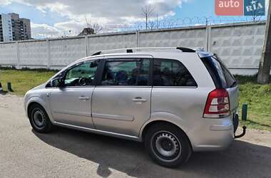 Мінівен Opel Zafira 2010 в Києві