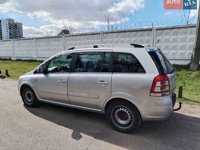 Opel Zafira 2010