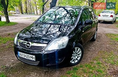 Минивэн Opel Zafira 2009 в Черкассах