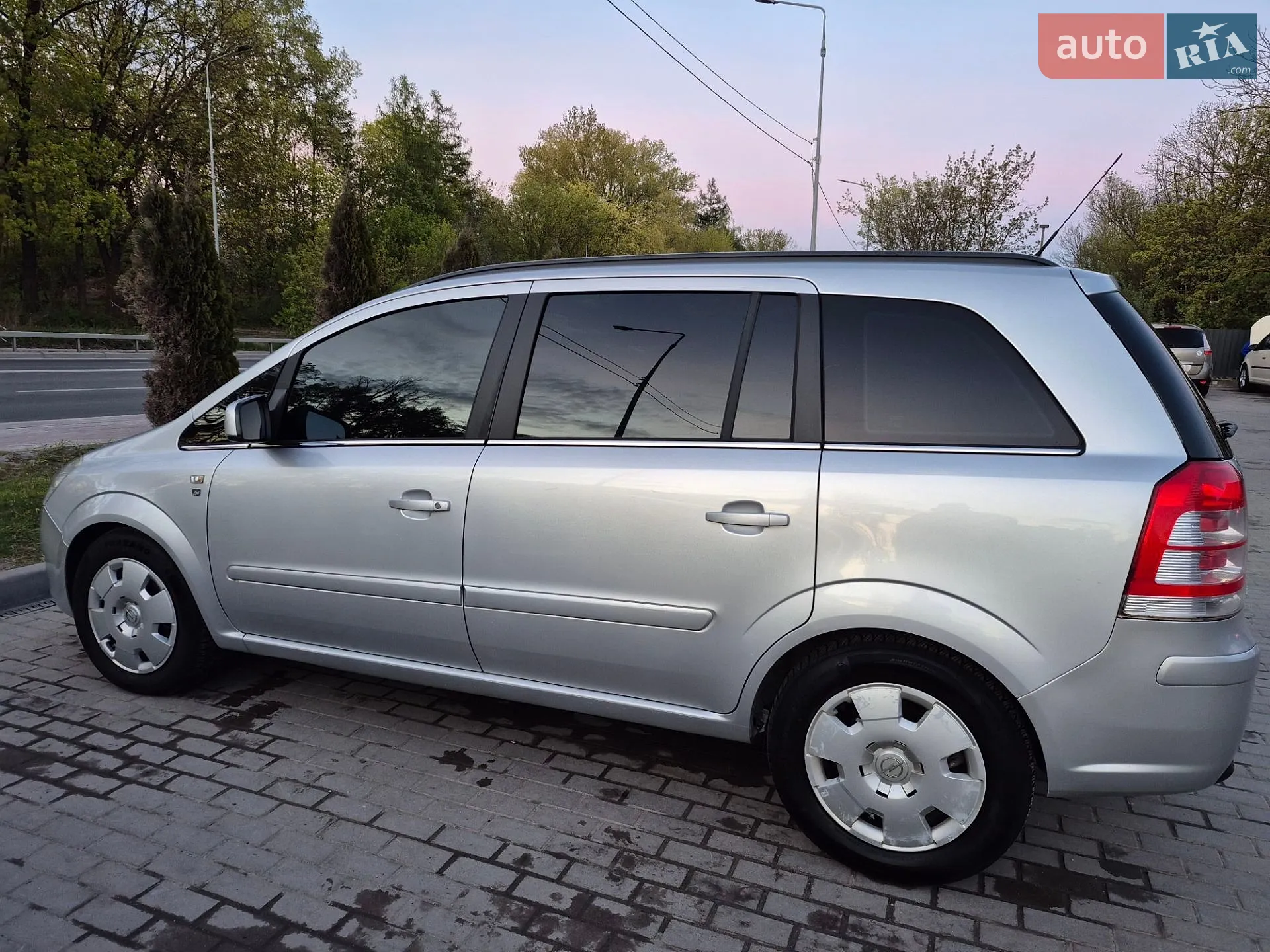 2010 Opel Zafira - мініатюра 2