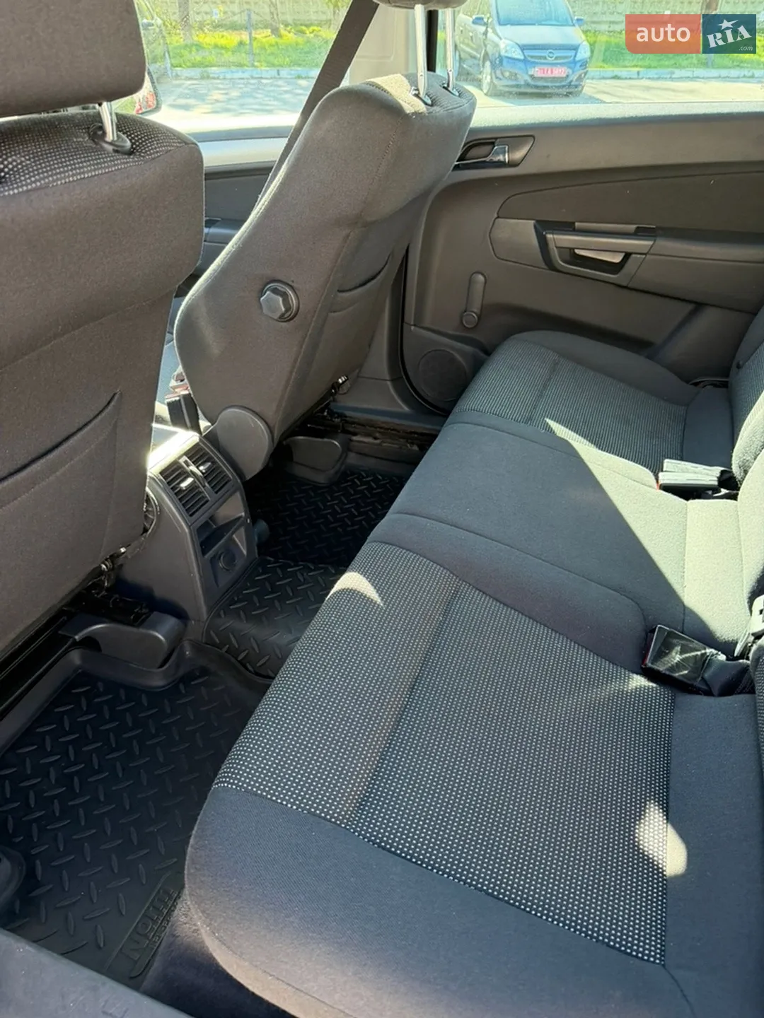 2010 Opel Zafira - мініатюра 16