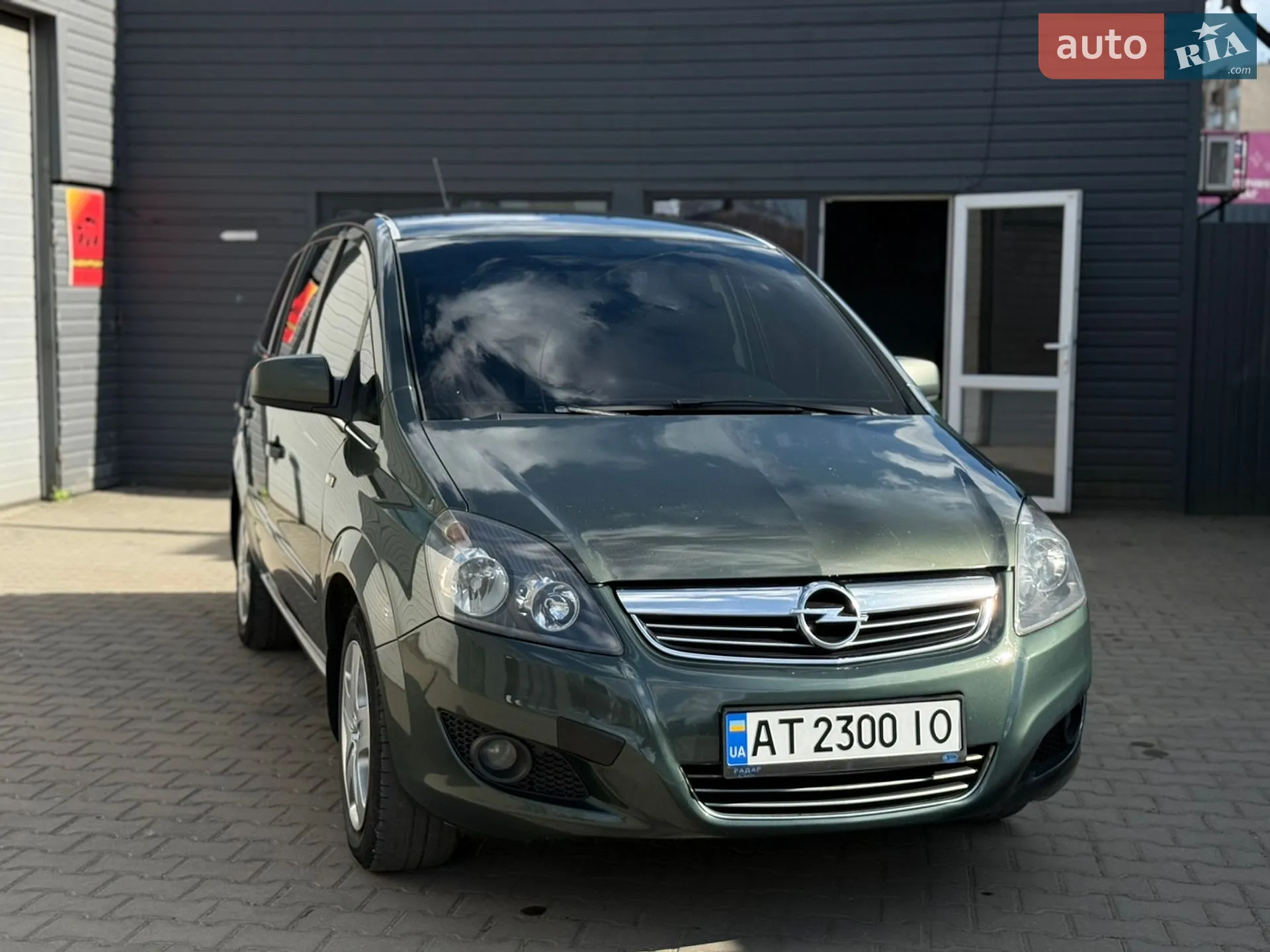 2011 Opel Zafira - фото 1