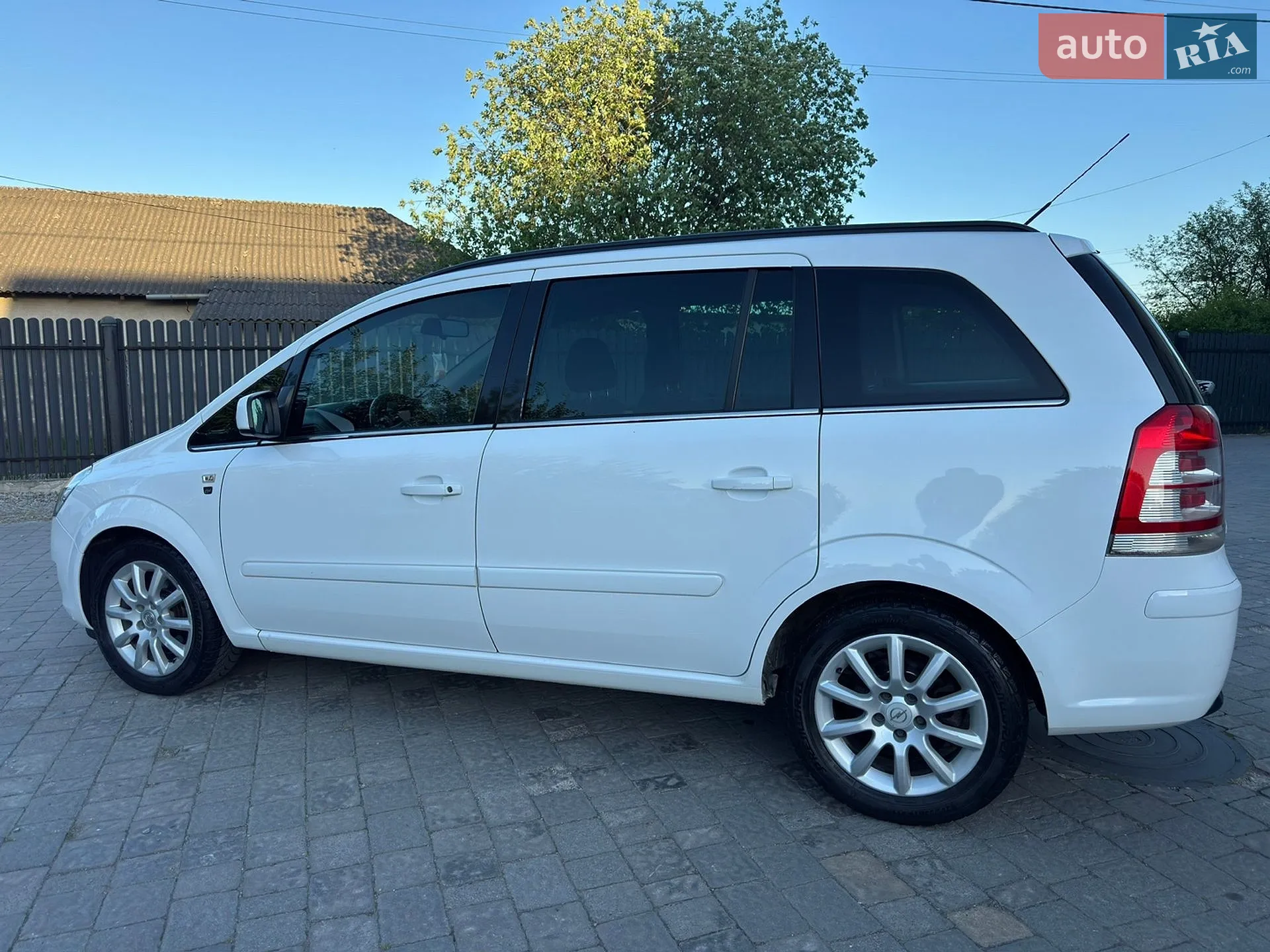 2010 Opel Zafira - мініатюра 11