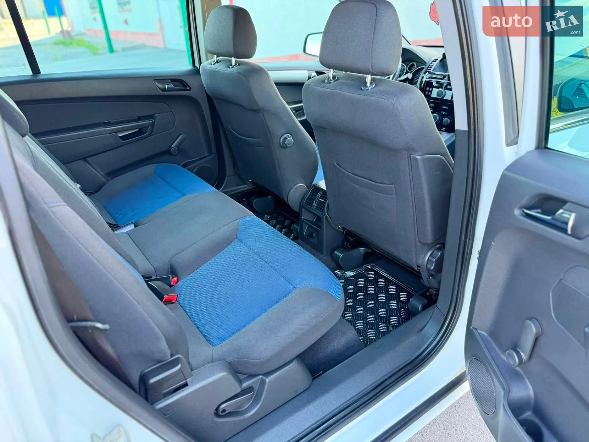 2011 Opel Zafira - мініатюра 36