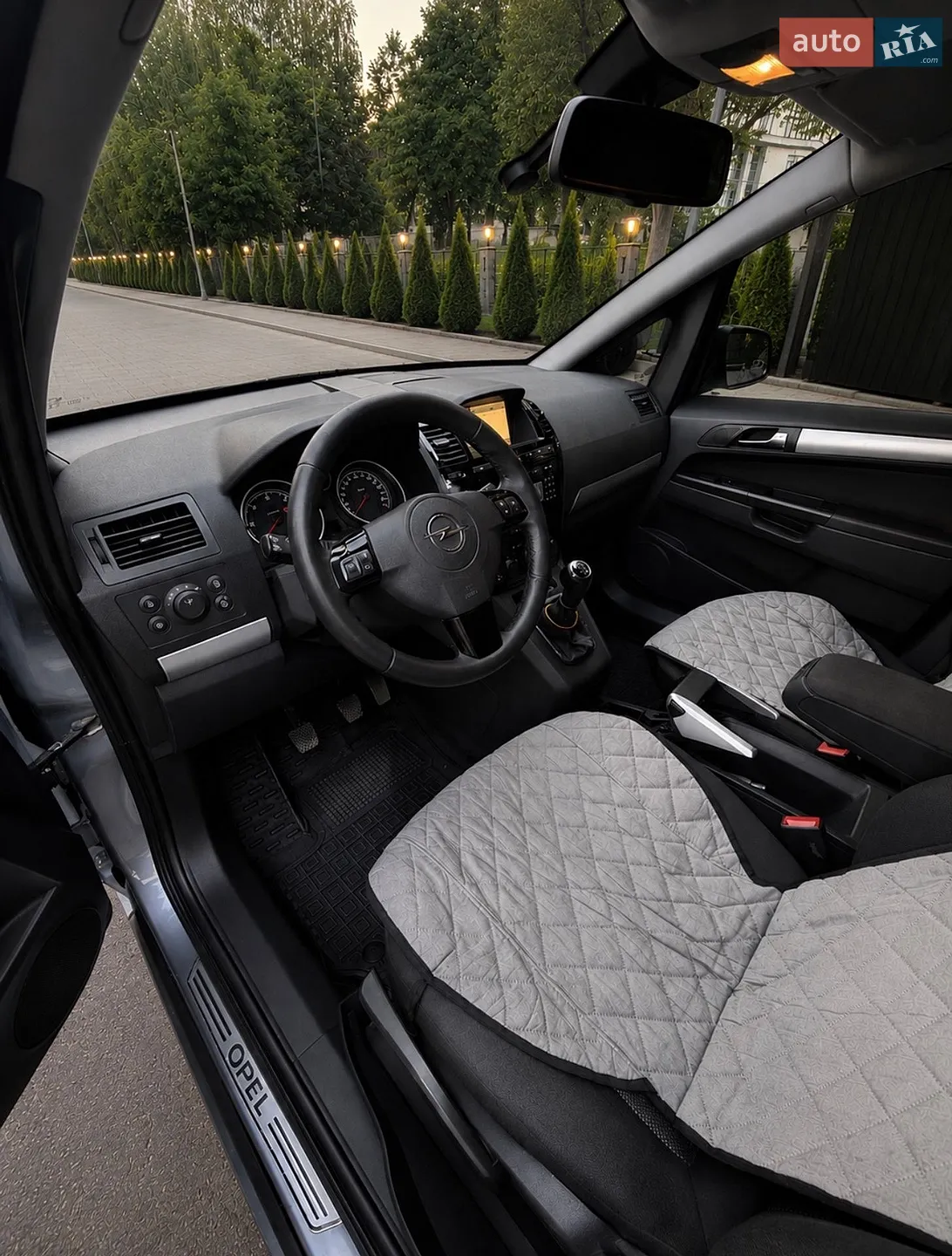 2010 Opel Zafira - мініатюра 13
