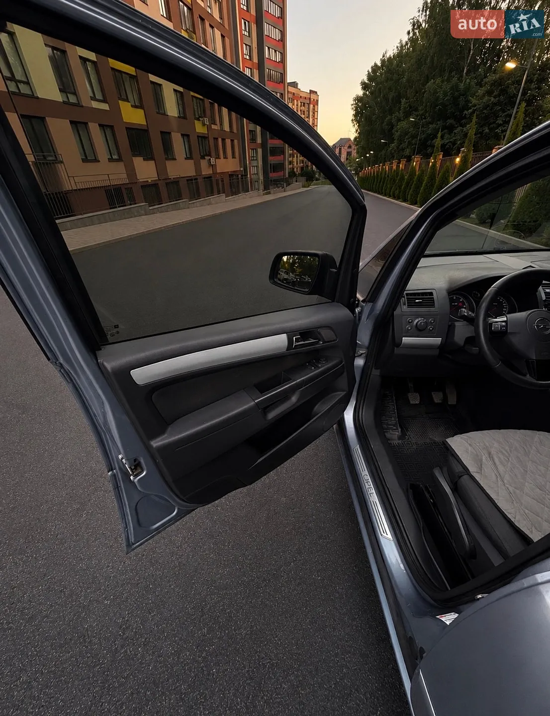 2010 Opel Zafira - мініатюра 15