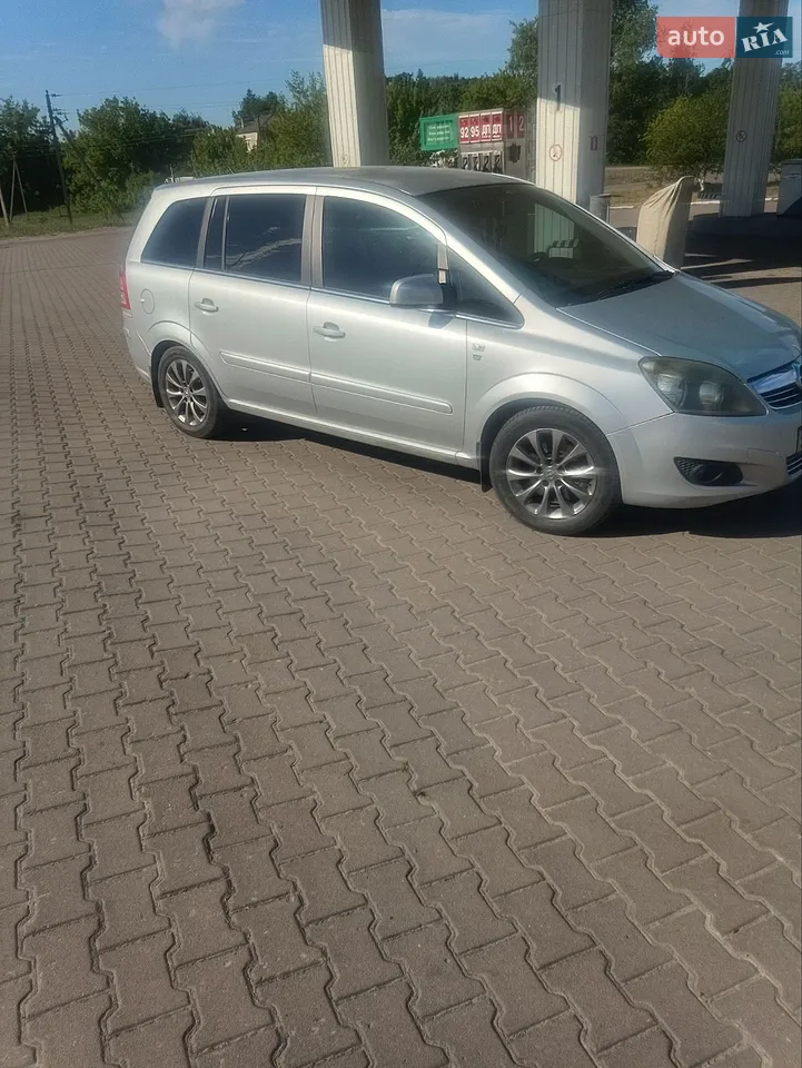 2010 Opel Zafira - мініатюра 8
